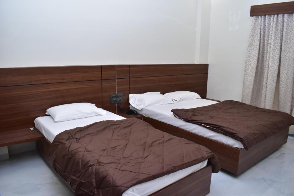 Hotel Sai Sandesh Shirdi Eksteriør bilde